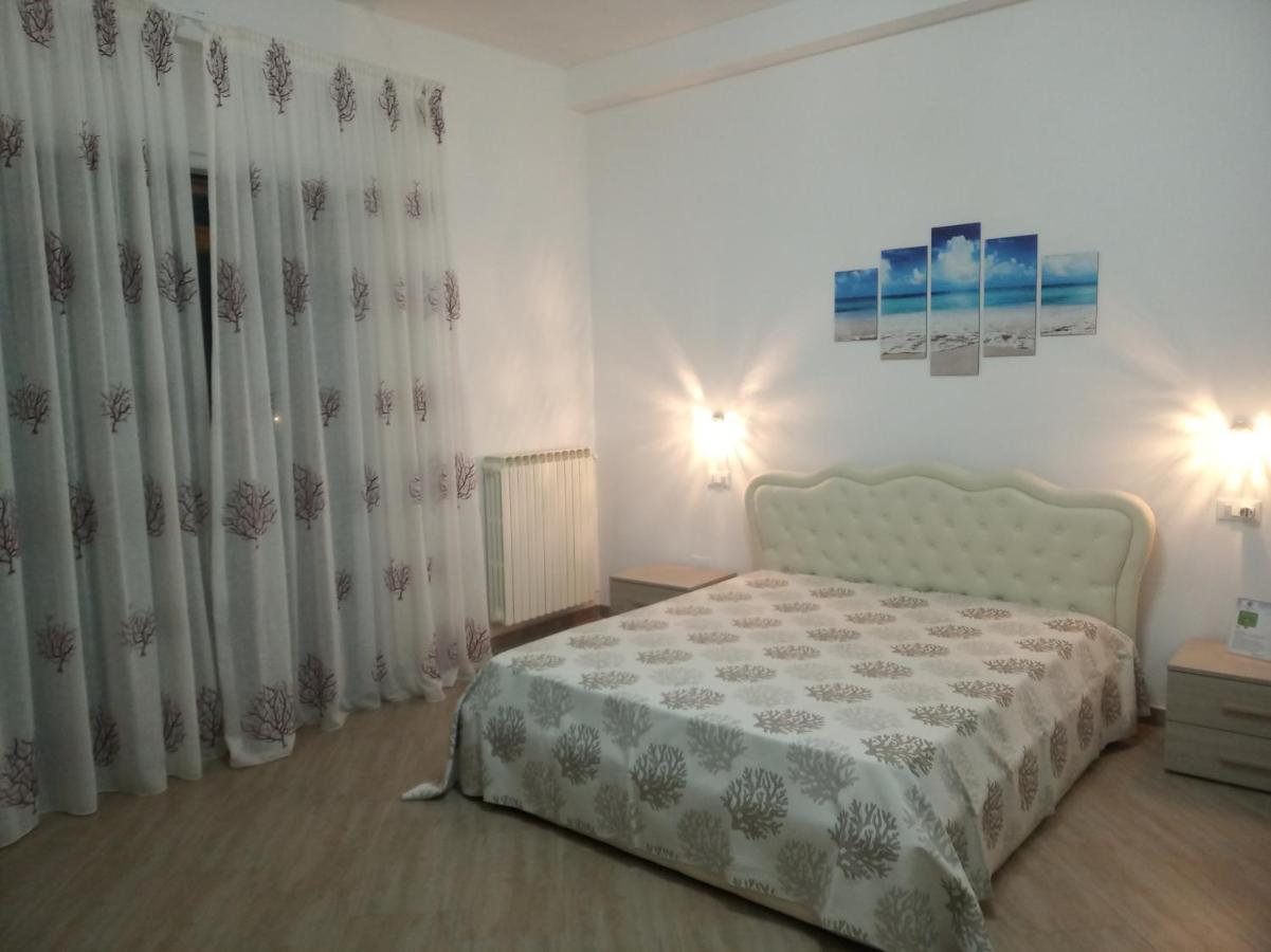 Mediterranea Guest House ポルト・チェザーレオ エクステリア 写真